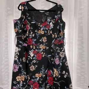 BNWT CityChic Black Floral V Neck Belted Dress